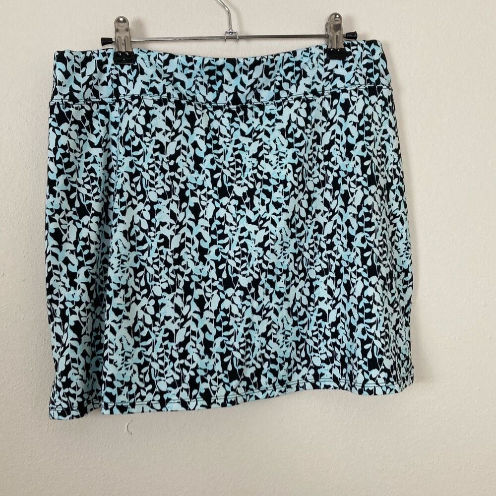 Tranquility Athletic Skirt‎ with Shorts Size Medium (L12)